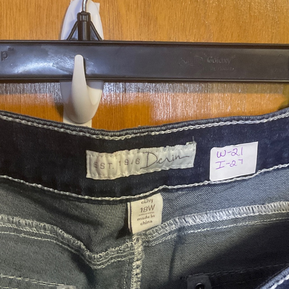 Women’s Dark Blue Boot Cut Jeans with Contrast Stitching - Picture 4 of 6